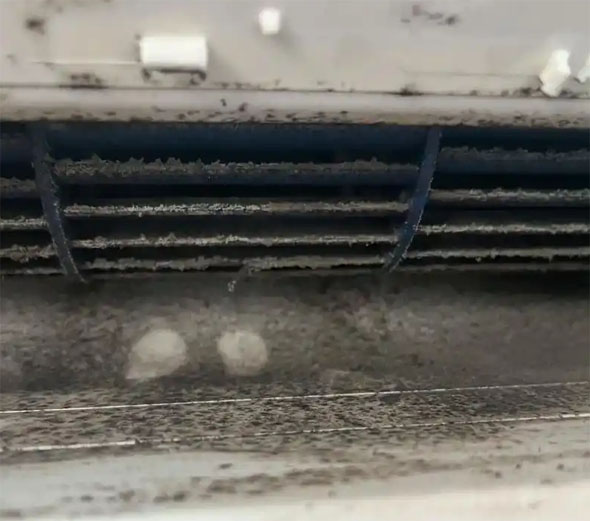 洛阳空调吹的风有股烧焦味是怎么回事